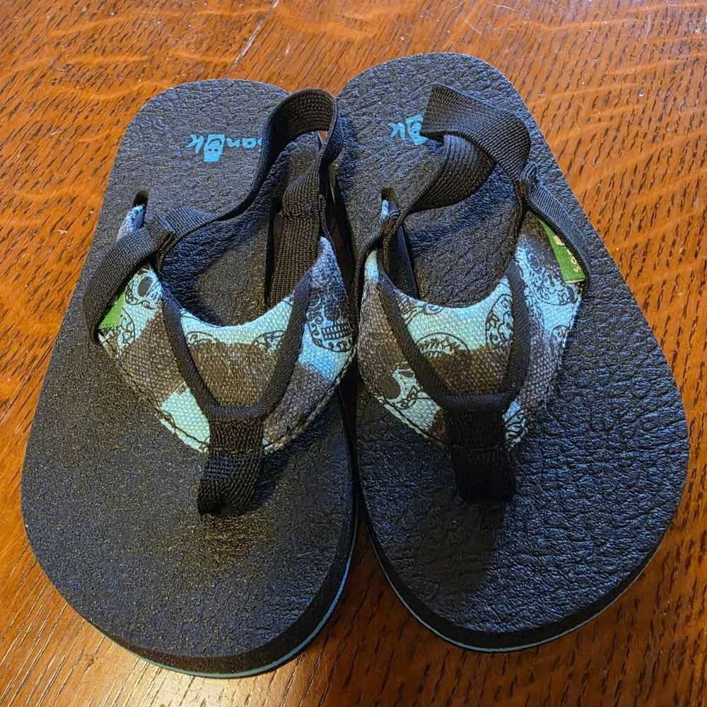Sanuk Toddler Sandals Blue Flip Flops Thong Strap Size 7/8 New Without Tags Fun